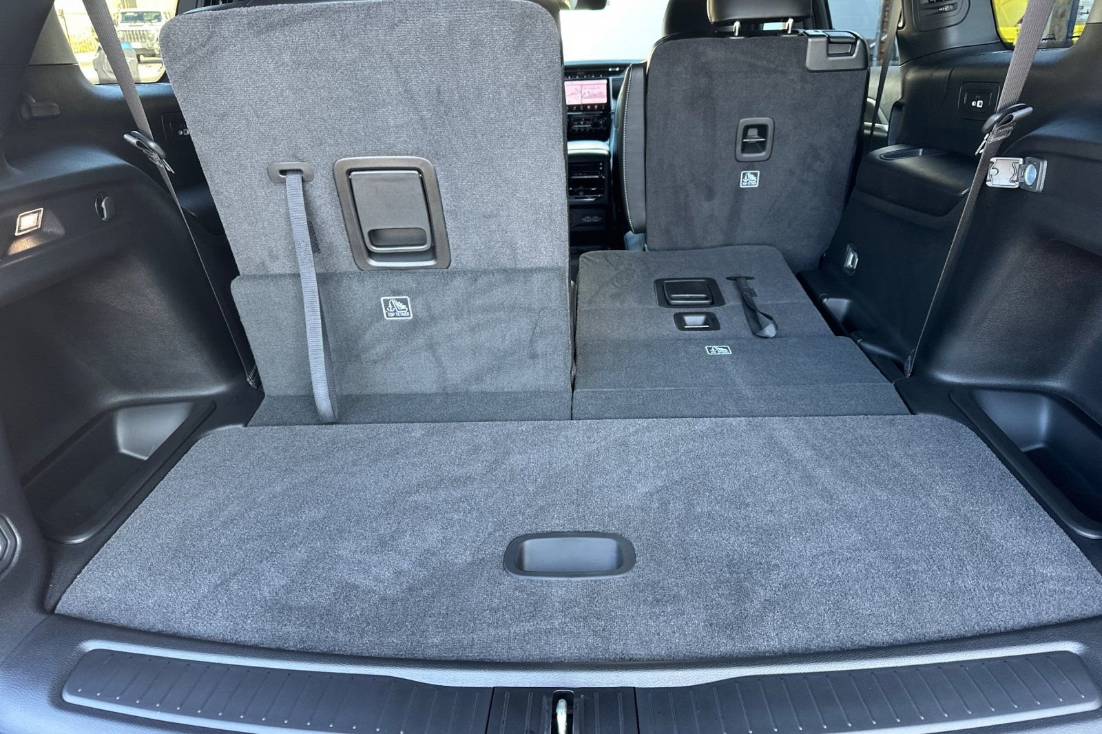 New 2025 Jeep Grand Cherokee L Limited w/ Trailer Tow Package image 19