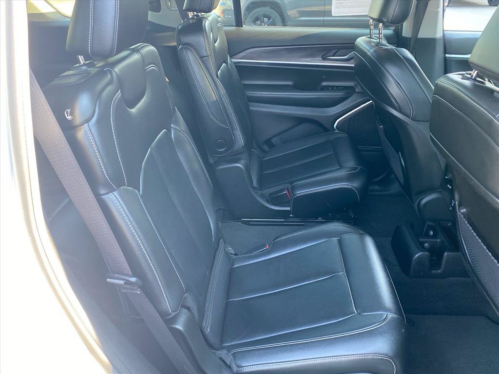 Used 2022 Jeep Grand Cherokee L Limited AWD/4WD image 24