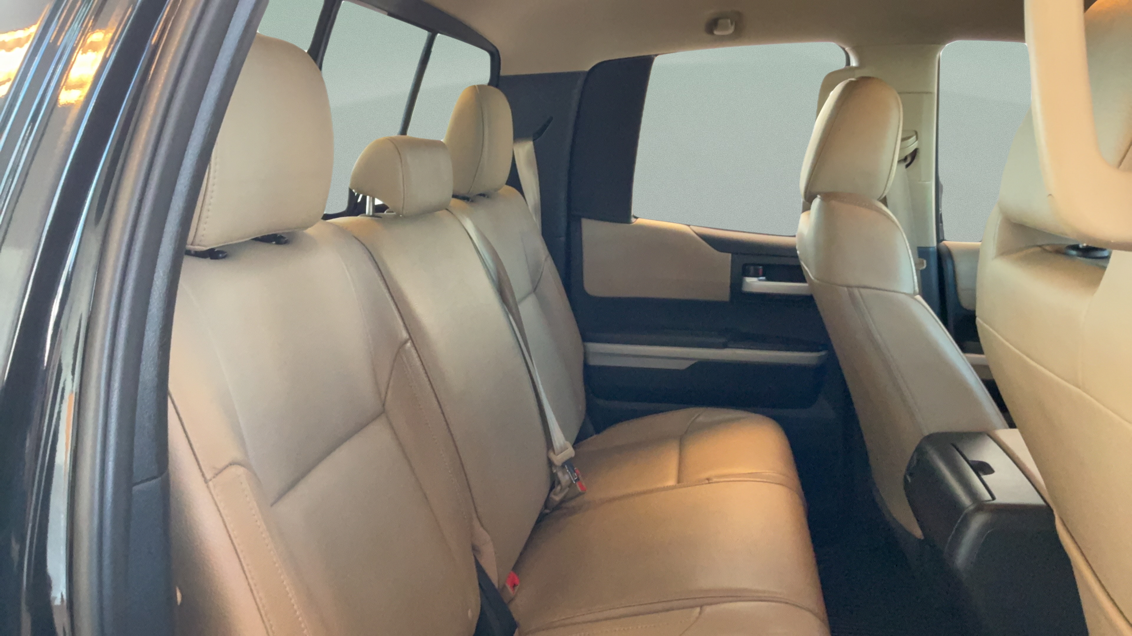 Used 2017 Toyota Tundra Limited w/ Limited Premium Package AWD/4WD image 26