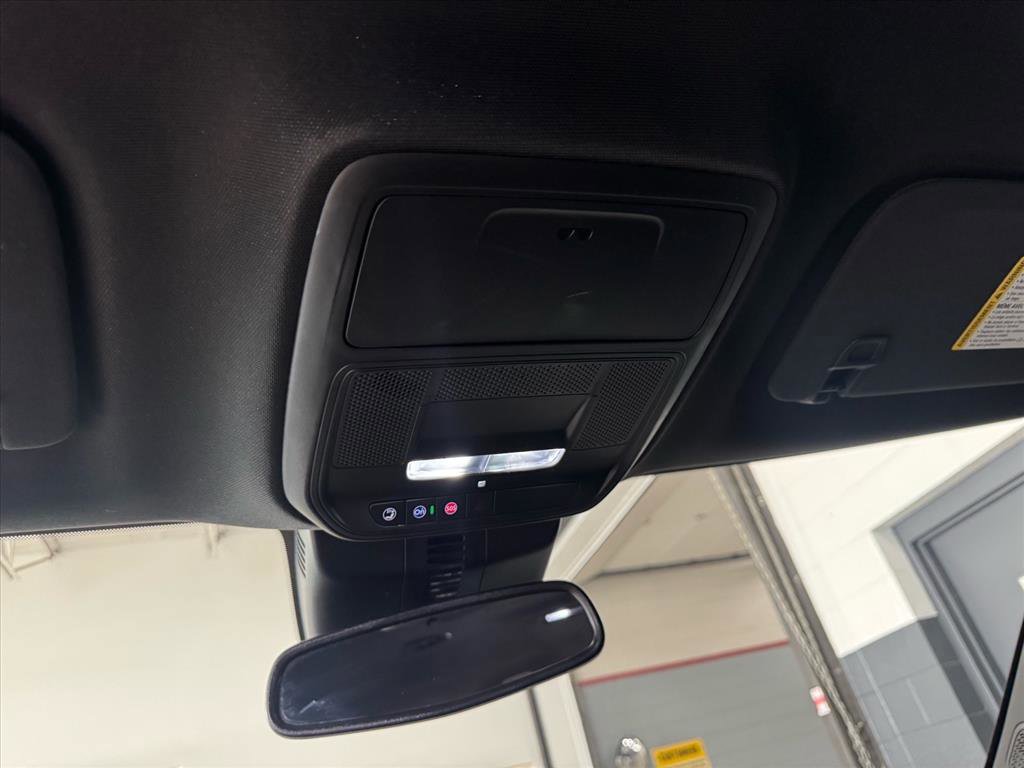 Used 2024 GMC Acadia AT4 w/ Luxury Package image 19