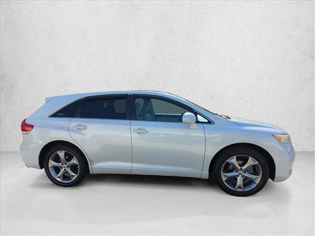 Used 2010 Toyota Venza FWD image 4