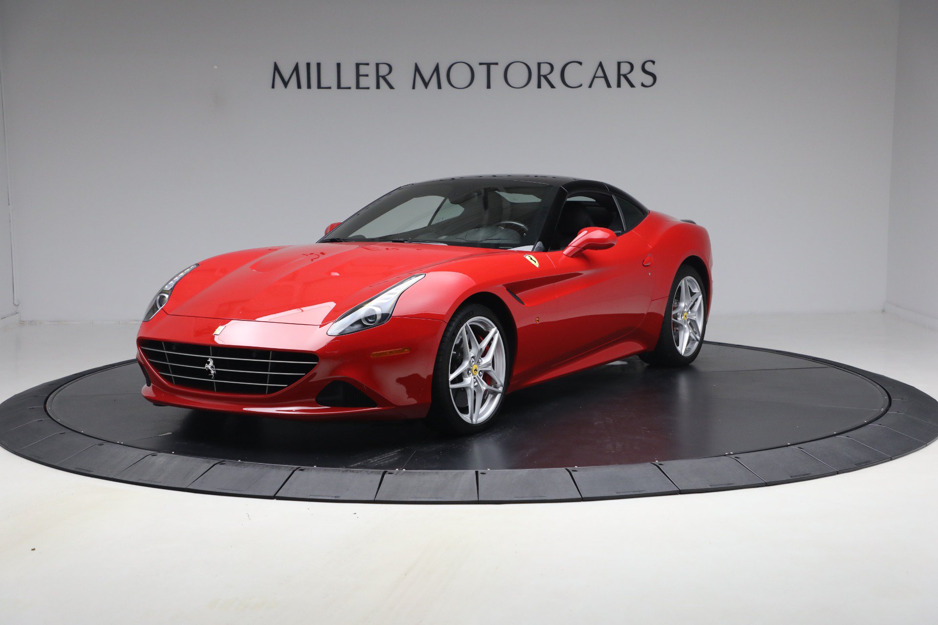 Certified 2017 Ferrari California T RWD image 29