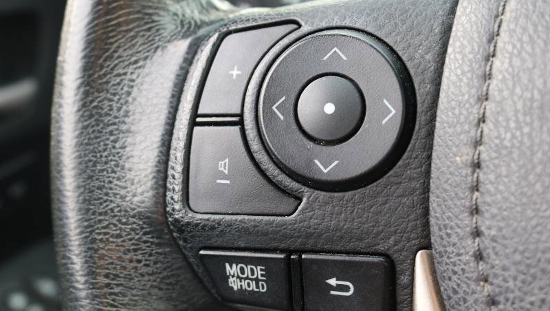 Used 2015 Toyota RAV4 Limited w/ Technology Package image 9