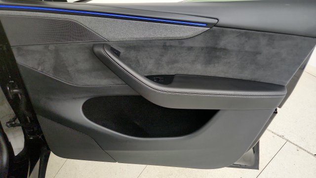 Used 2026 Tesla Model Y 2WD image 34