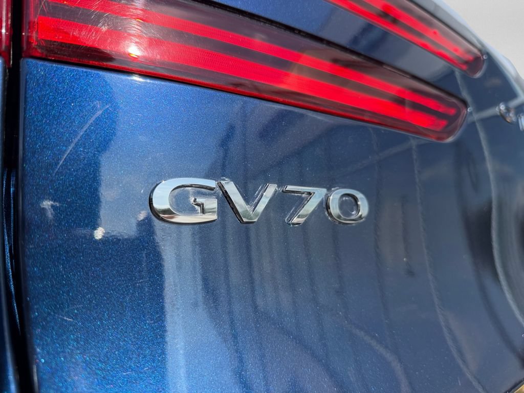 Used 2022 Genesis GV70 3.5T Sport w/ Sport Advanced Package AWD/4WD image 11