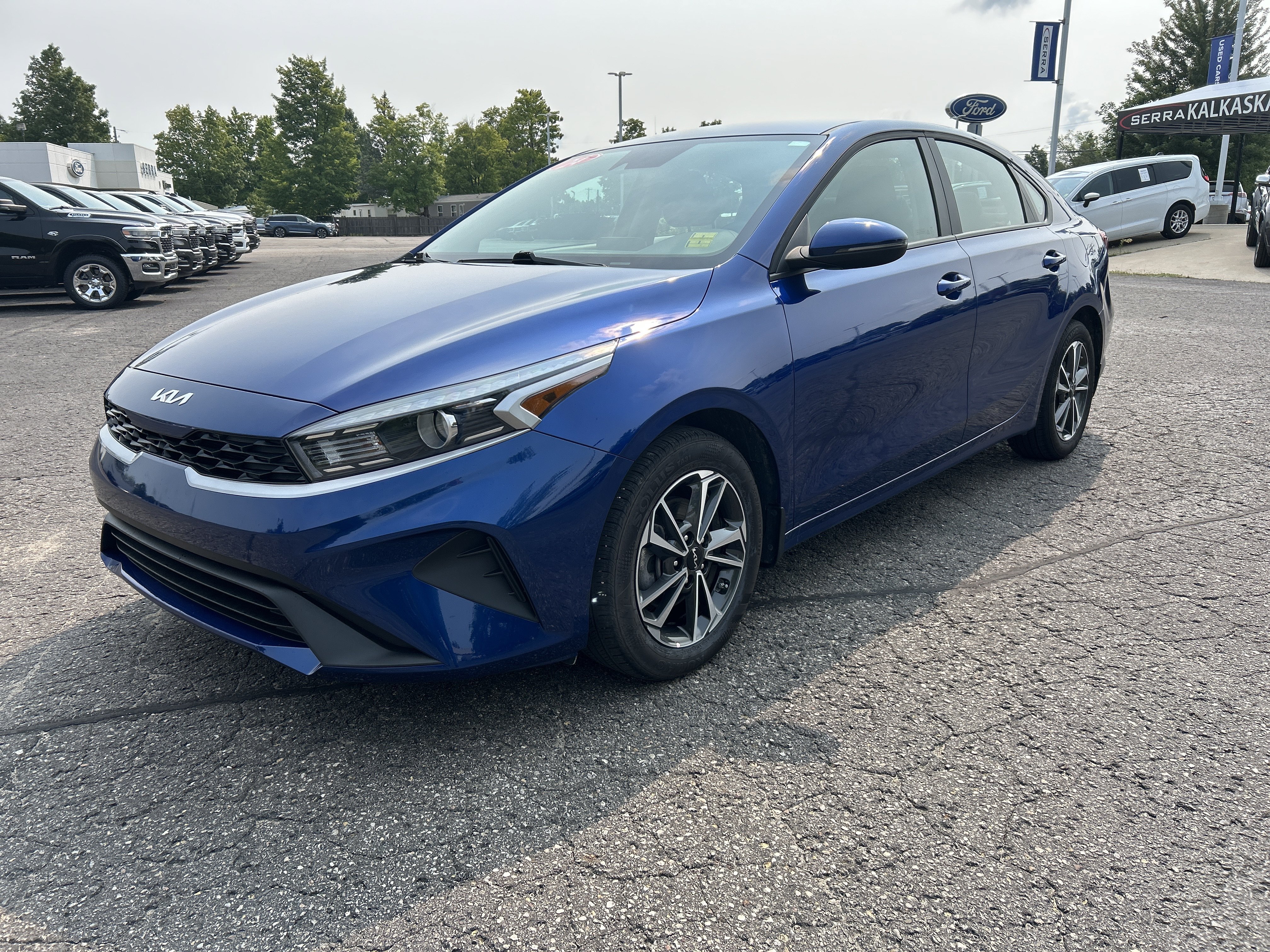 Used 2024 Kia Forte LXS w/ LXS Technology Package FWD image 7