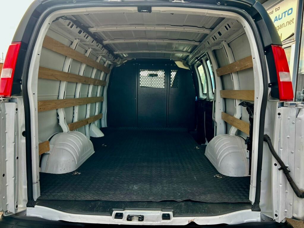 Used 2024 GMC Savana 2500 w/ Driver Convenience Package image 7