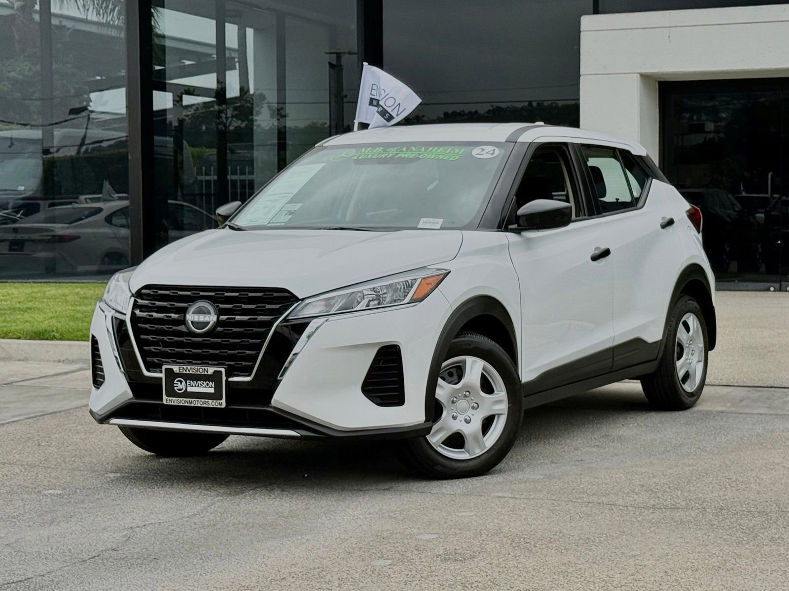 Used 2024 Nissan Kicks S FWD image 2