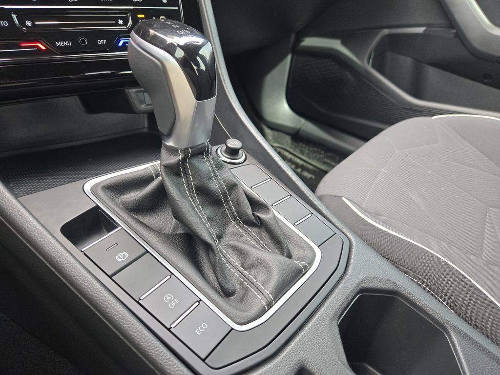 Used 2025 Volkswagen Jetta Sport image 21