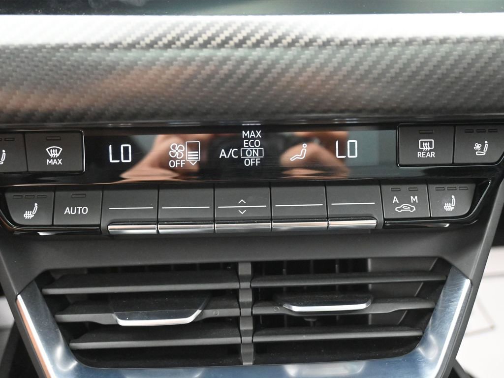 Used 2022 Audi e-tron GT Prestige w/ Prestige Package AWD/4WD image 14