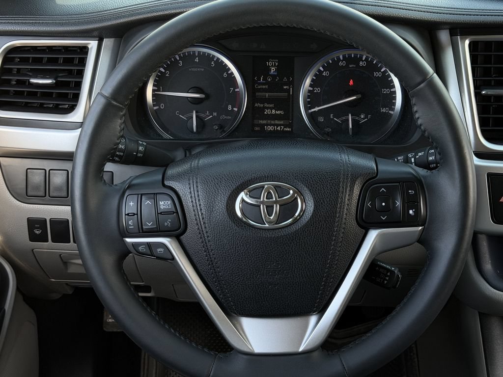 Used 2016 Toyota Highlander XLE FWD image 13