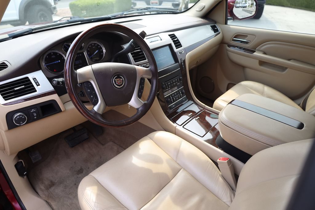 Used 2011 Cadillac Escalade ESV Premium AWD/4WD image 12