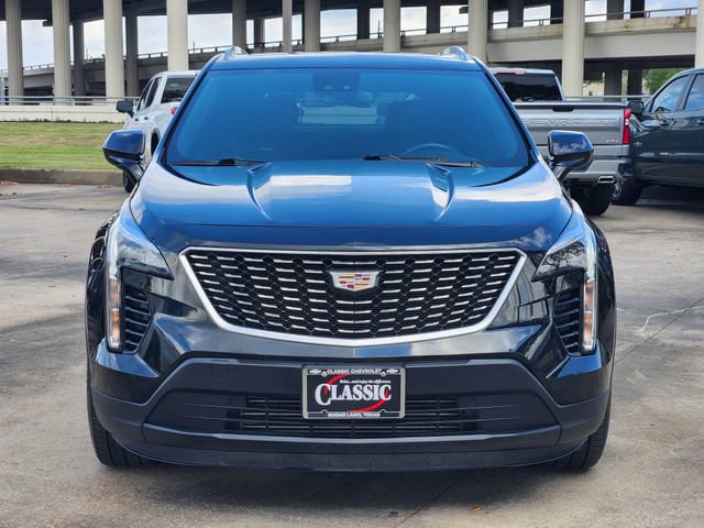 Used 2022 Cadillac XT4 Luxury w/ Cold Weather Package FWD image 2