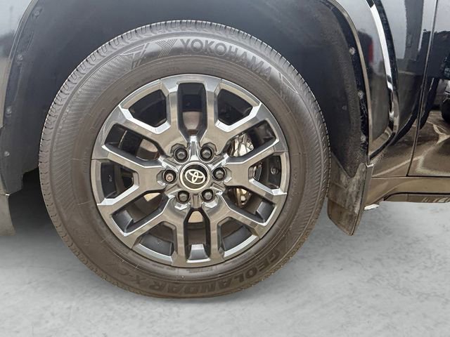 Used 2025 Toyota Sequoia Platinum AWD/4WD image 23