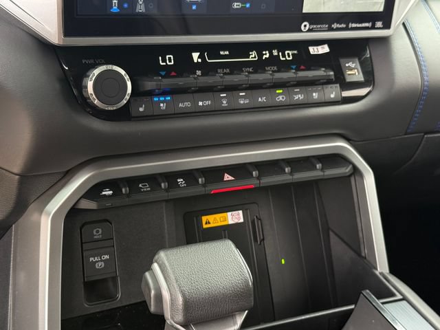 Used 2024 Toyota Sequoia Platinum AWD/4WD image 17