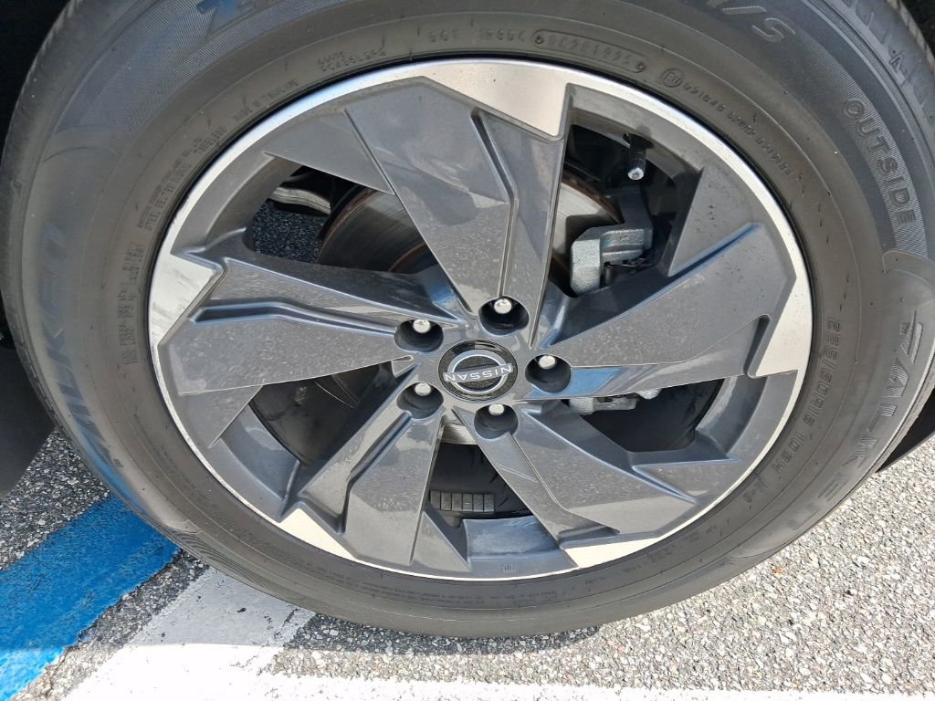 Used 2026 Nissan Rogue SV image 13