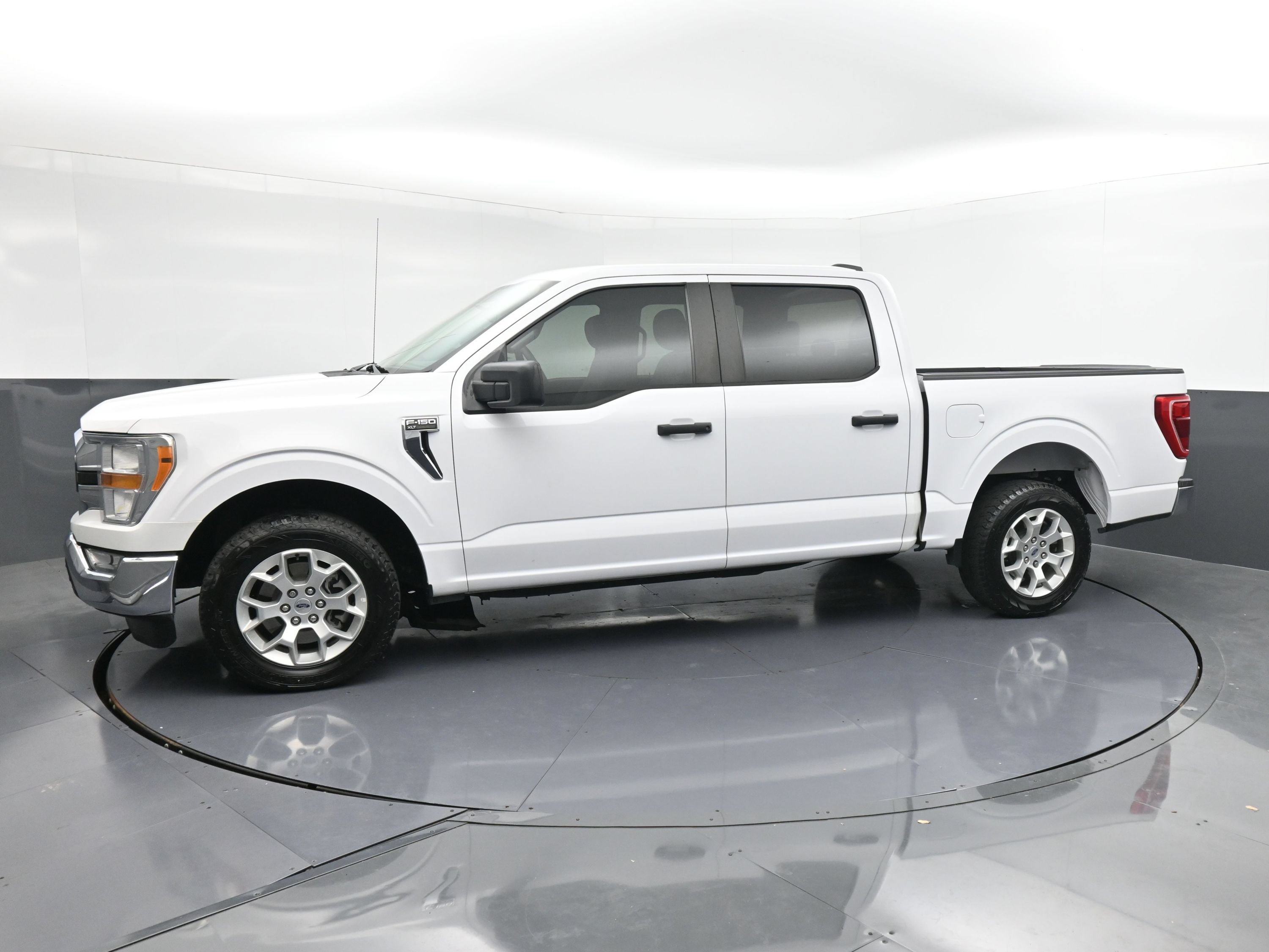 Used 2021 Ford F150 XLT RWD image 5