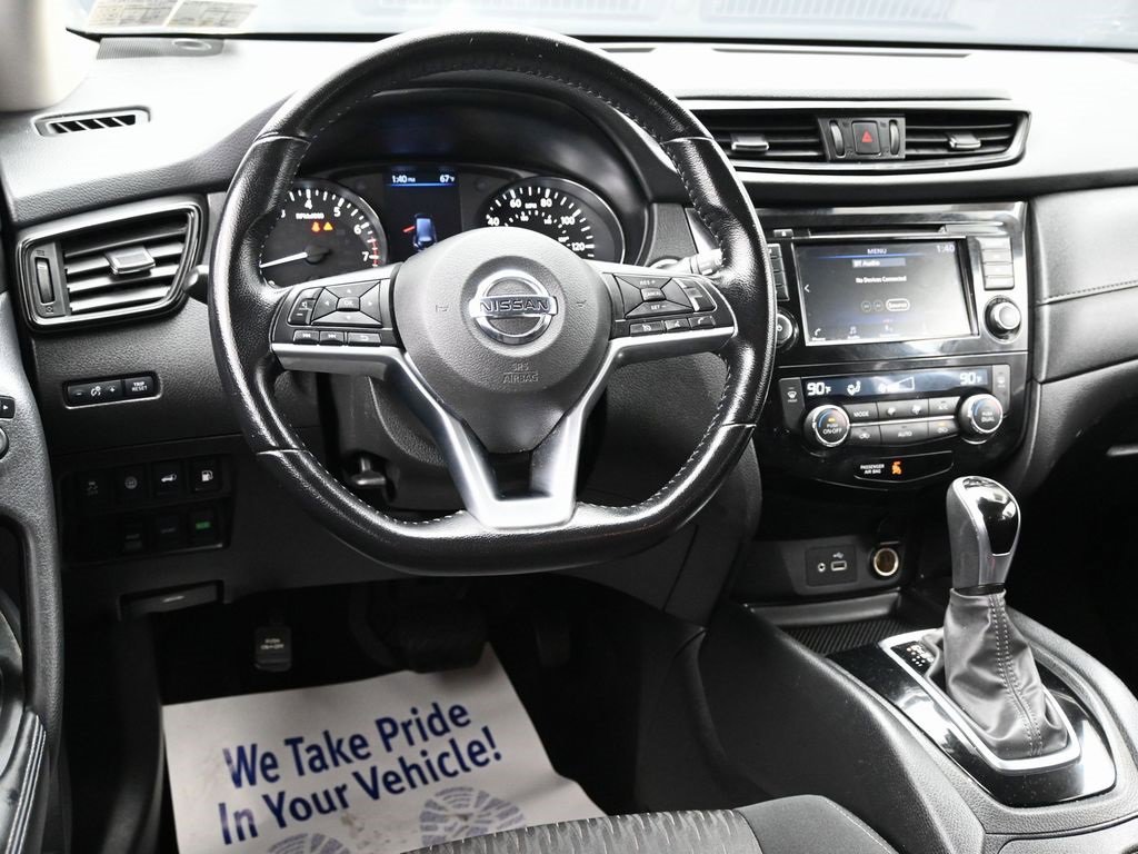 Used 2020 Nissan Rogue SV image 29