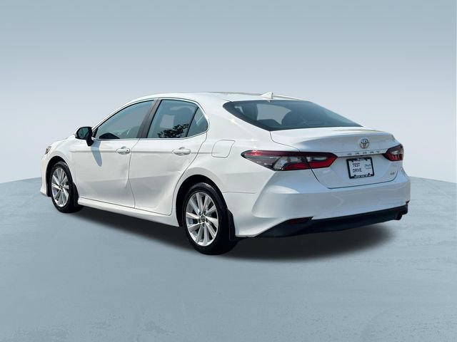 Used 2021 Toyota Camry LE FWD image 5