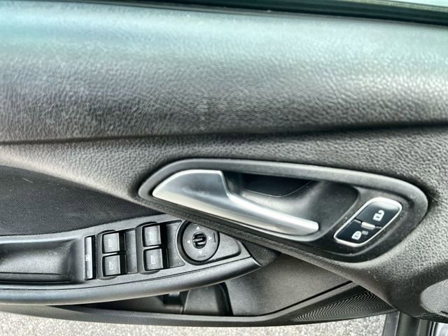 Used 2017 Ford Focus SE FWD image 17