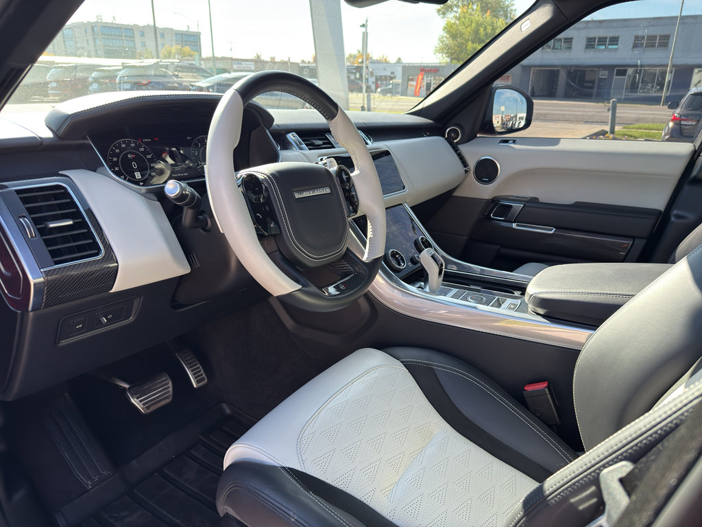 Used 2022 Land Rover Range Rover Sport SVR image 13