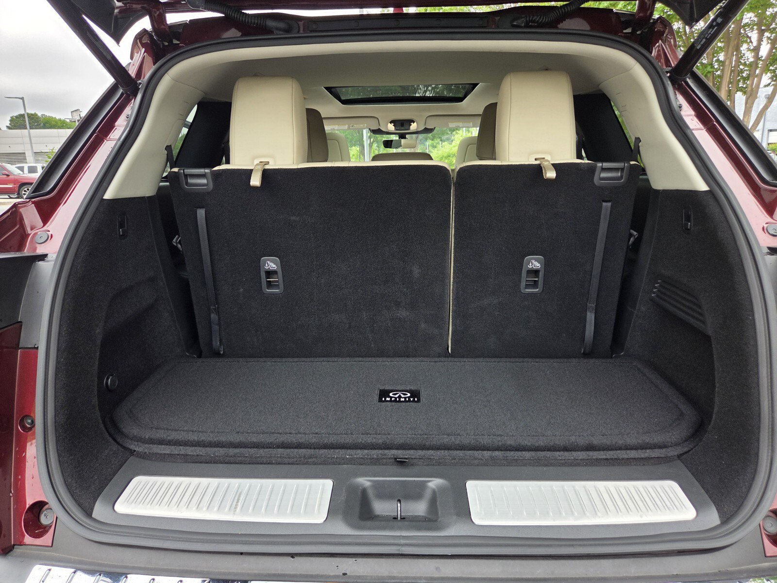 Used 2023 INFINITI QX60 Luxe w/ Cargo Package AWD/4WD image 32