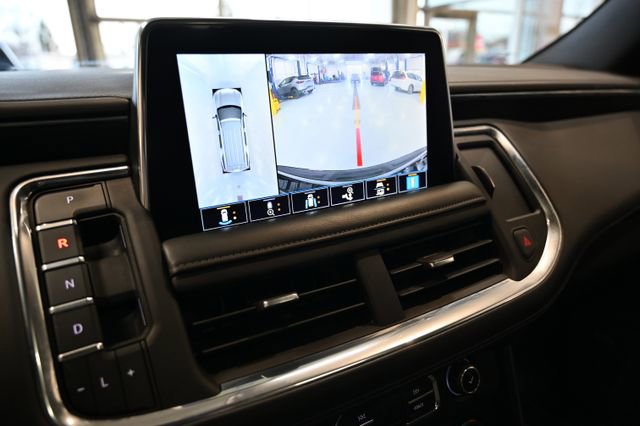 Used 2021 Chevrolet Suburban Z71 w/ Luxury Package image 17