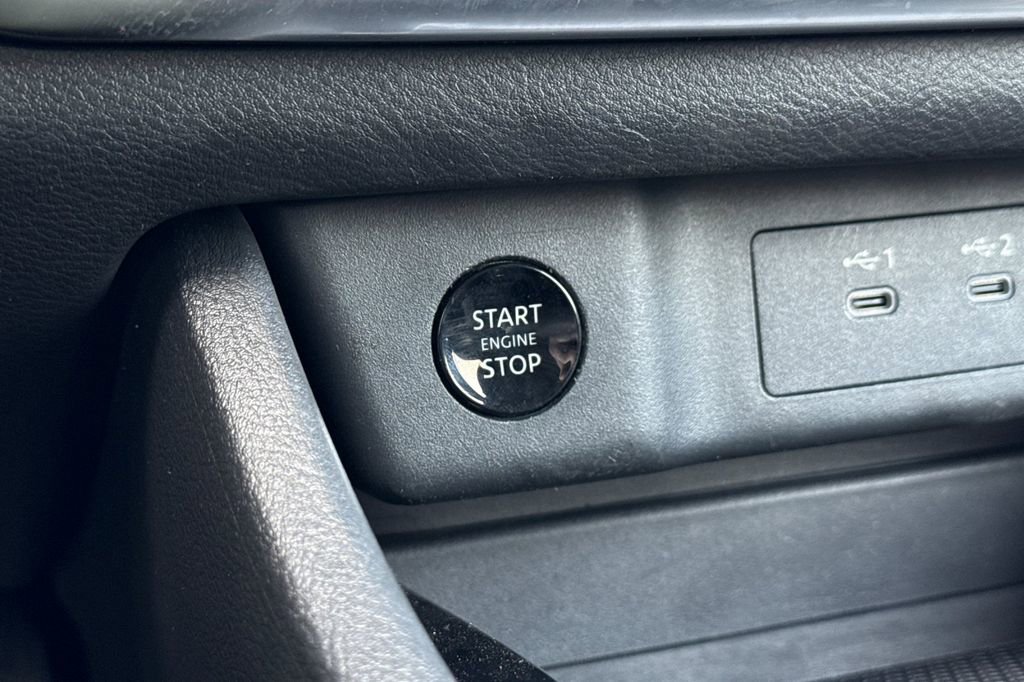 Used 2024 Nissan Rogue S image 22