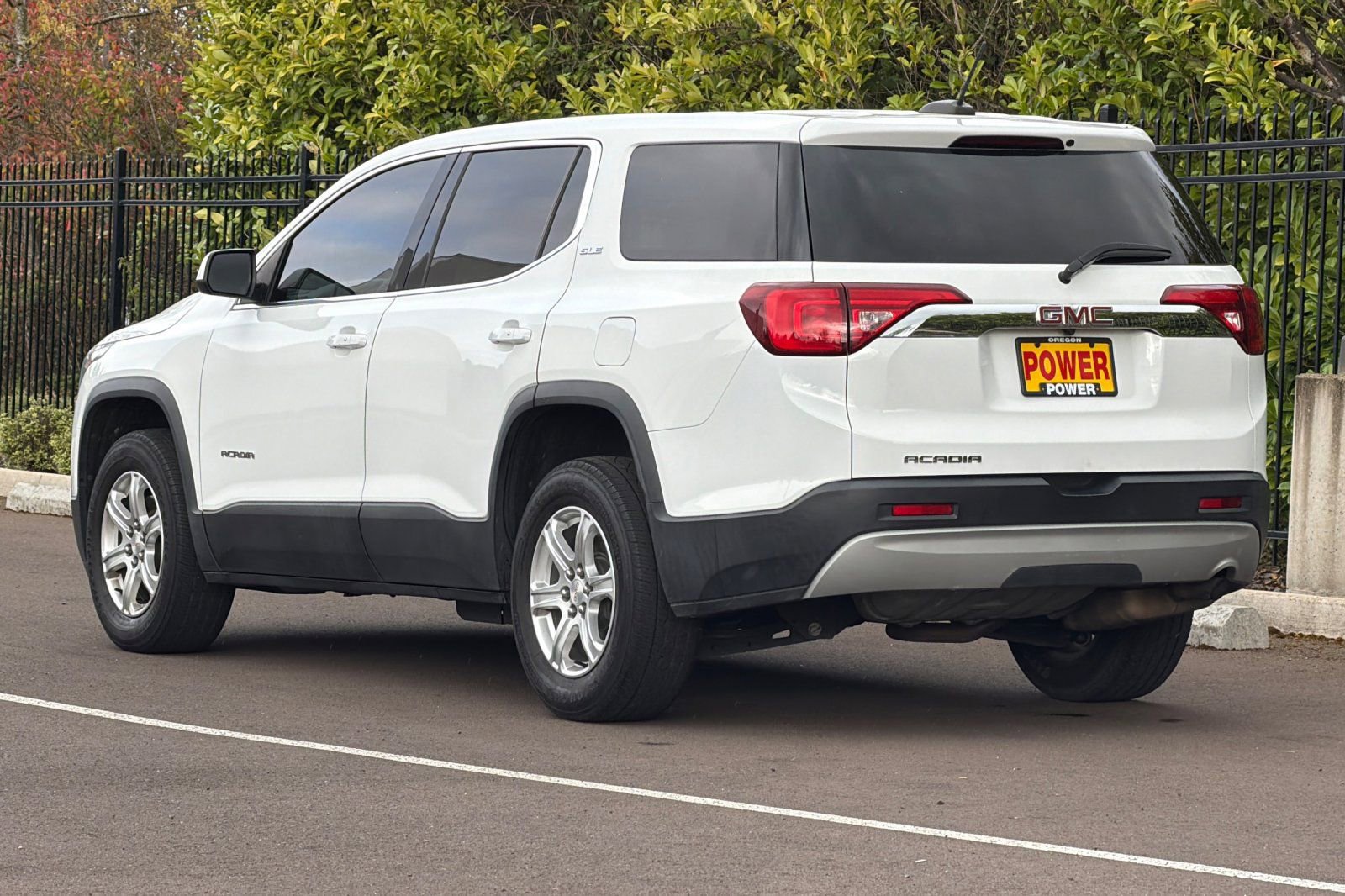 Used 2019 GMC Acadia SLE FWD image 4