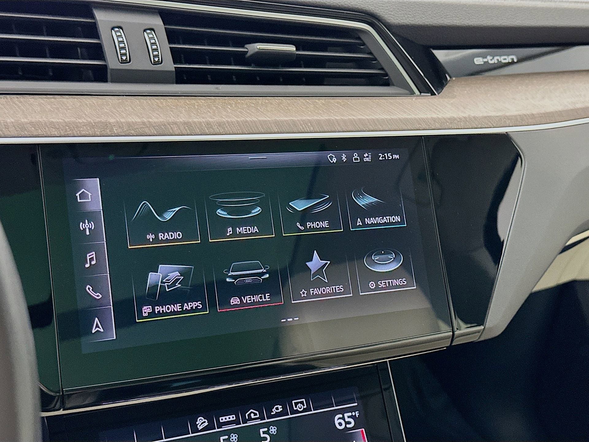 Used 2022 Audi e-tron Premium Plus AWD/4WD image 16