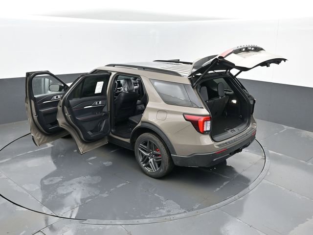 New 2026 Ford Explorer ST-Line w/ ST-Line Street Pack AWD/4WD image 29