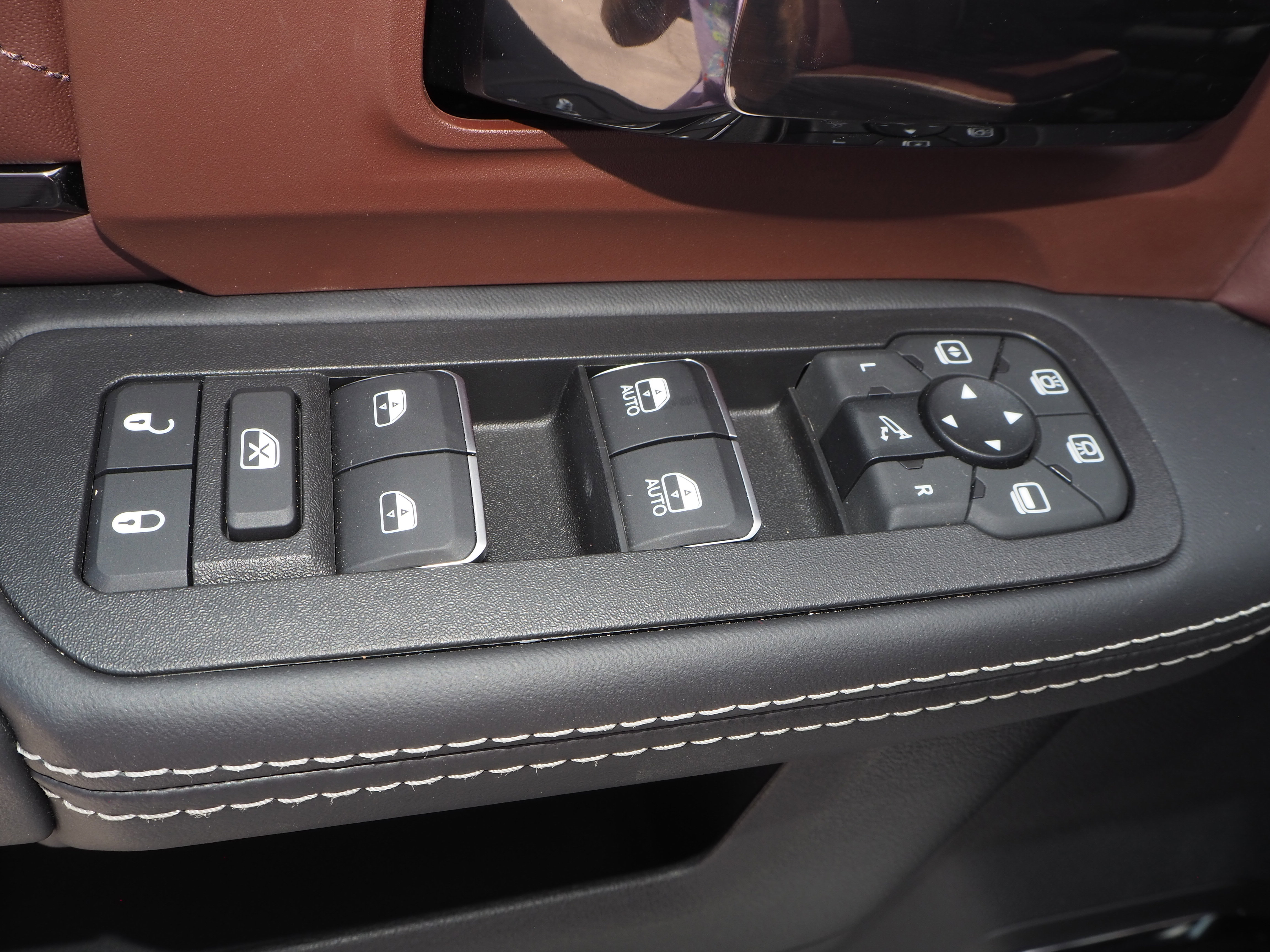 New 2025 RAM 2500 Limited image 27