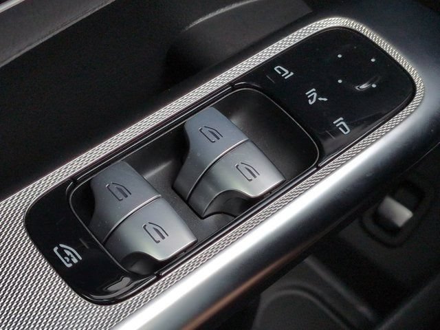 Certified 2026 Mercedes-Benz GLC 300 image 23