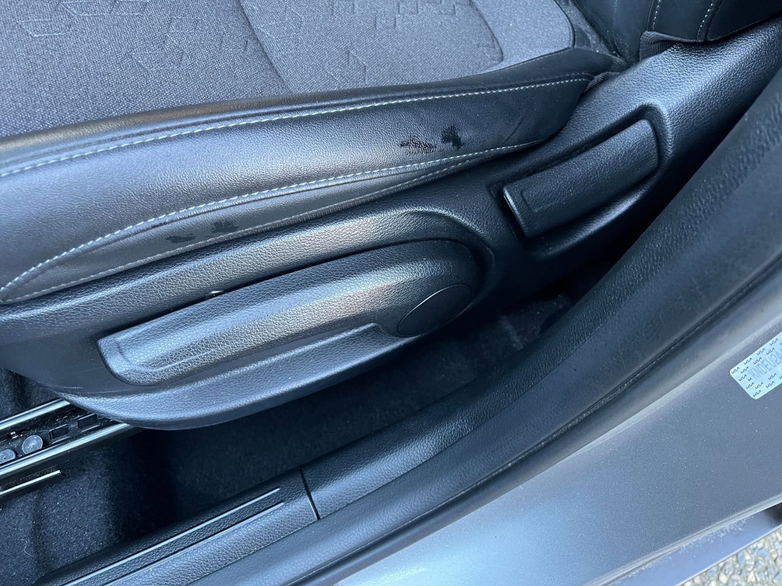 Used 2025 Kia Seltos S image 23