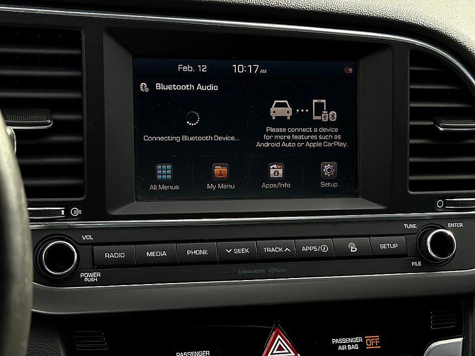 Used 2017 Hyundai Elantra Limited image 11