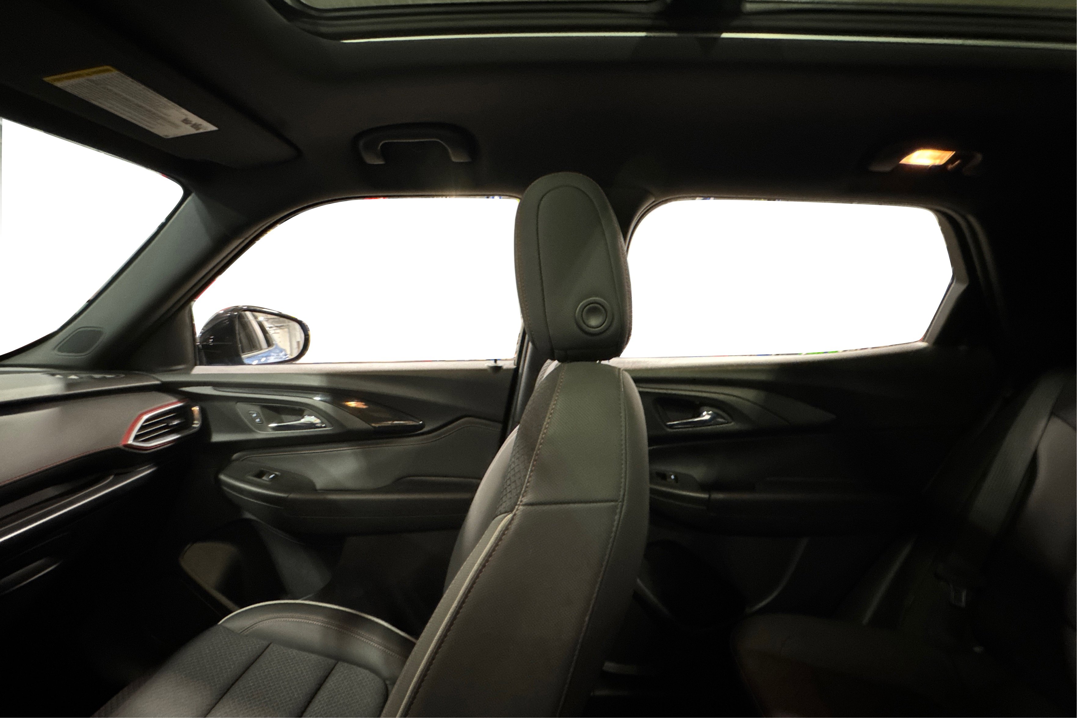 Used 2023 Chevrolet TrailBlazer RS w/ Sun and Liftgate Package AWD/4WD image 39