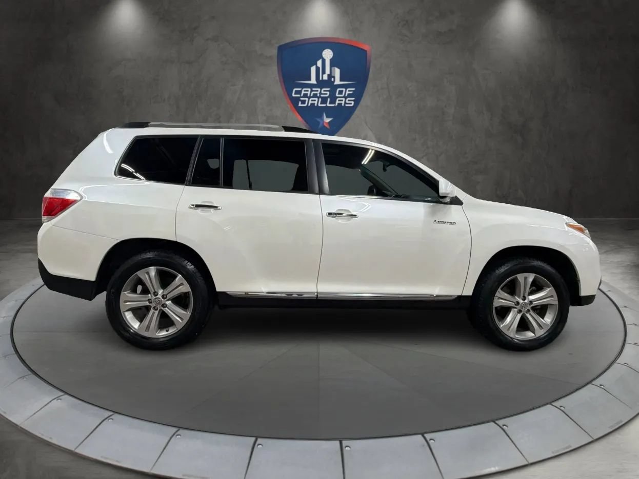 Used 2011 Toyota Highlander Limited w/ Tow Pkg FWD image 6