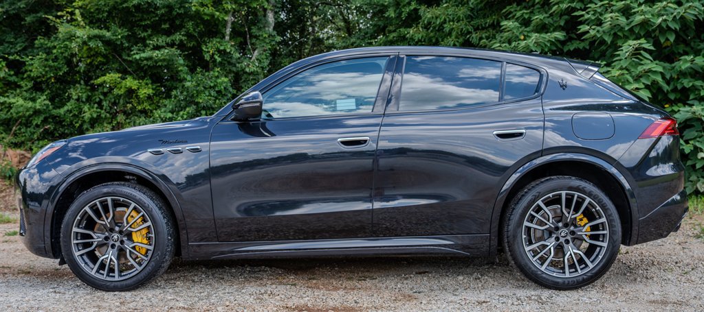 Used 2023 Maserati Grecale Modena AWD/4WD image 2