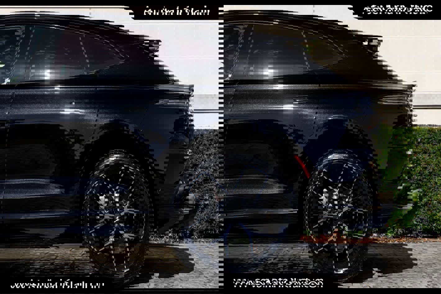 Used 2025 Aston Martin DBX 707 image 40