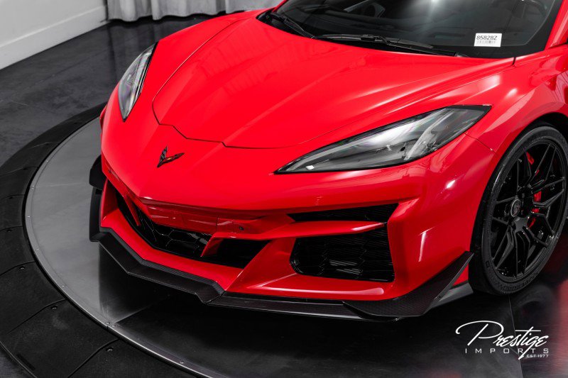 Used 2025 Chevrolet Corvette Z06 w/ Z07 Performance Package image 14