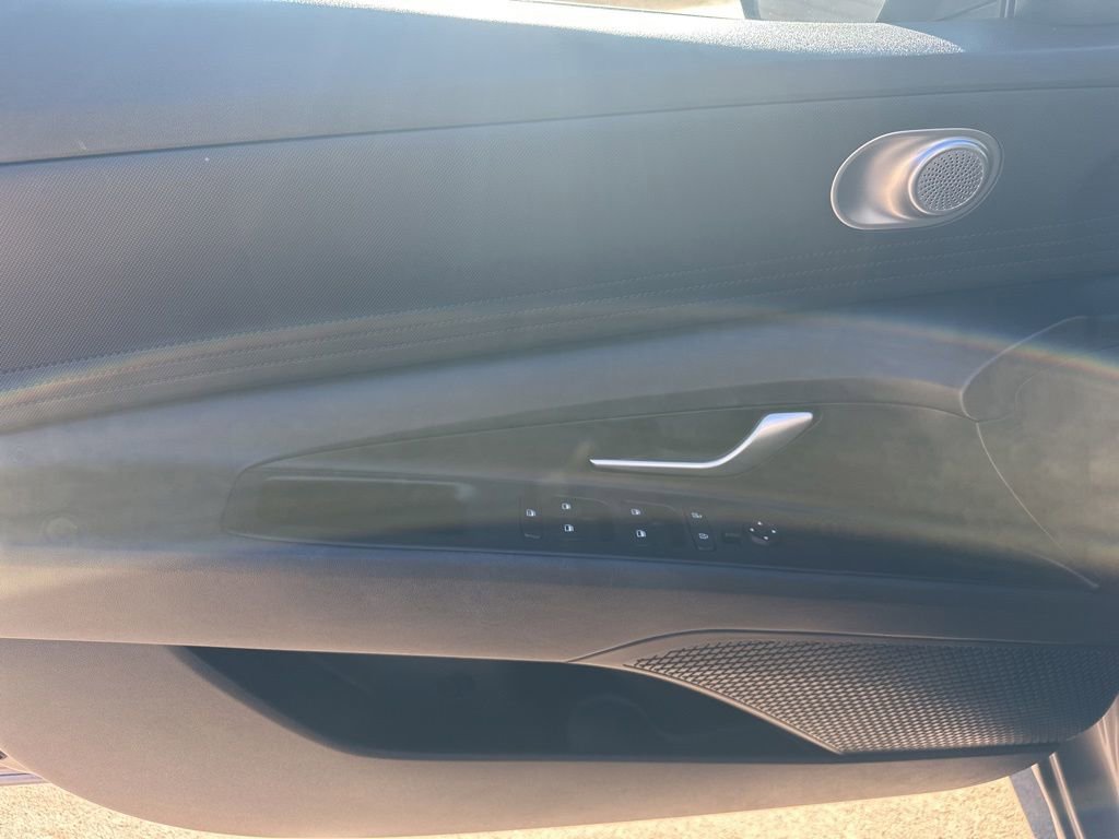 Used 2021 Hyundai Elantra SEL FWD image 17