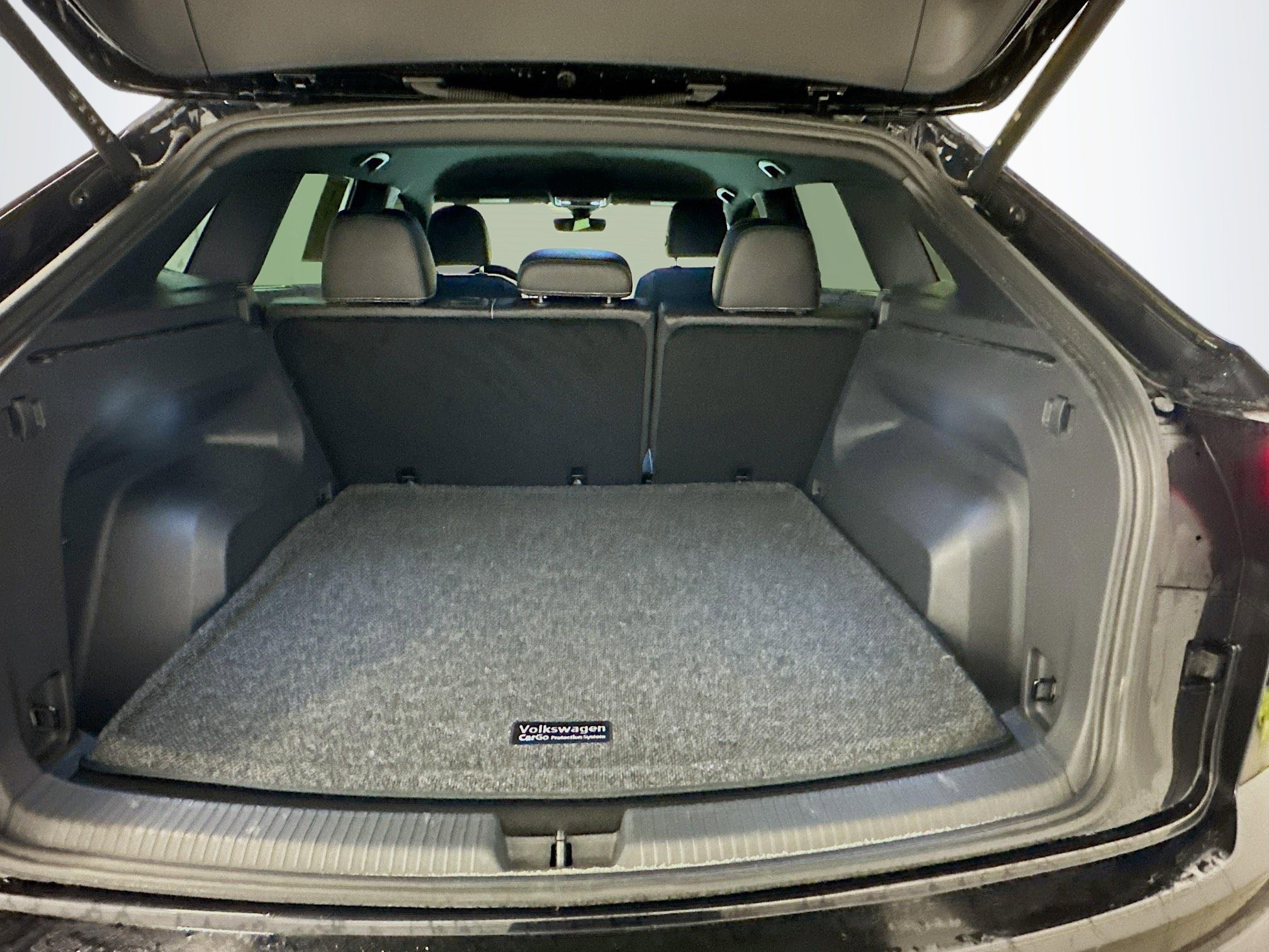 Used 2024 Volkswagen Atlas Cross Sport SE image 30