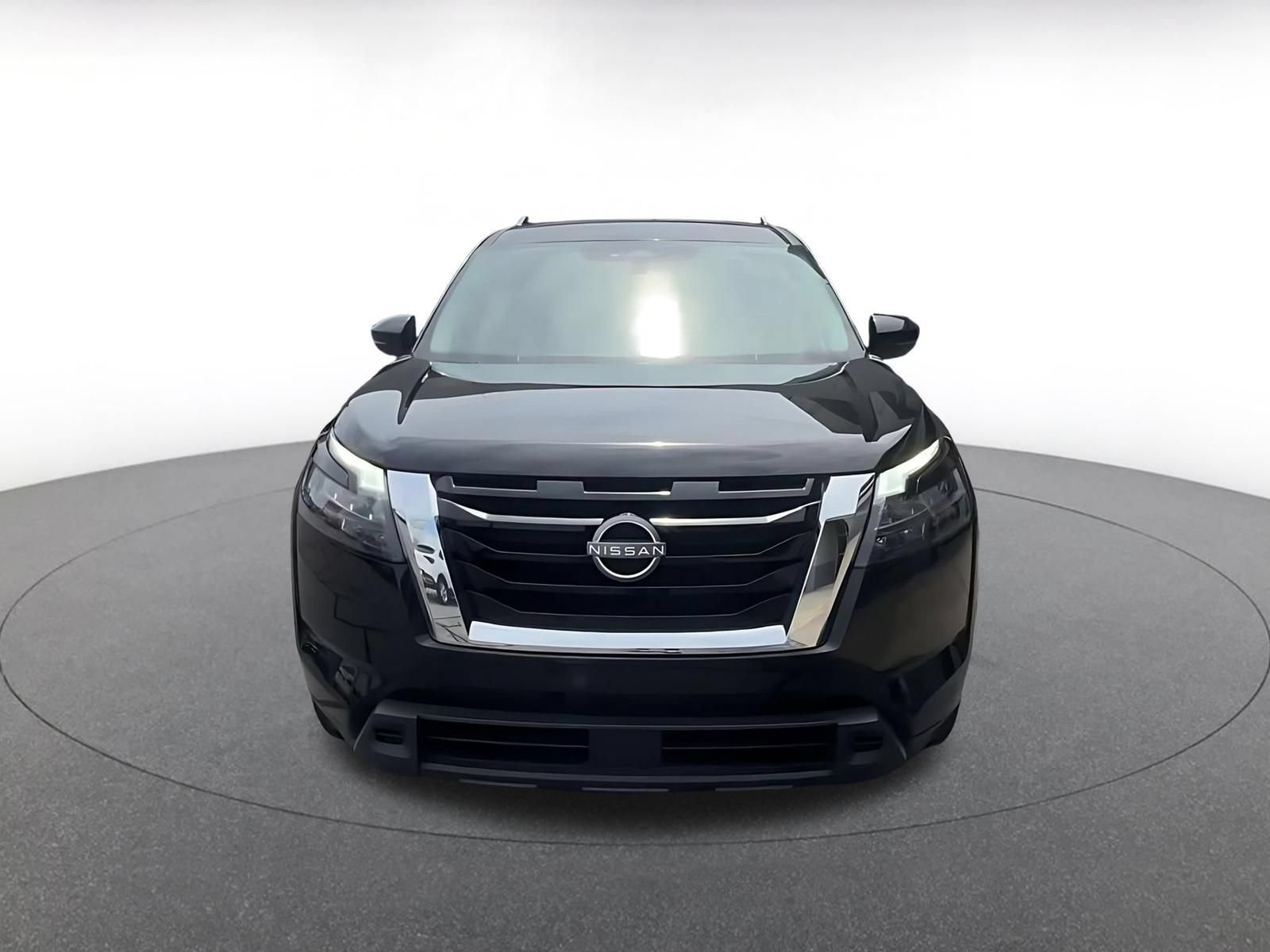 Used 2025 Nissan Pathfinder SV FWD image 5