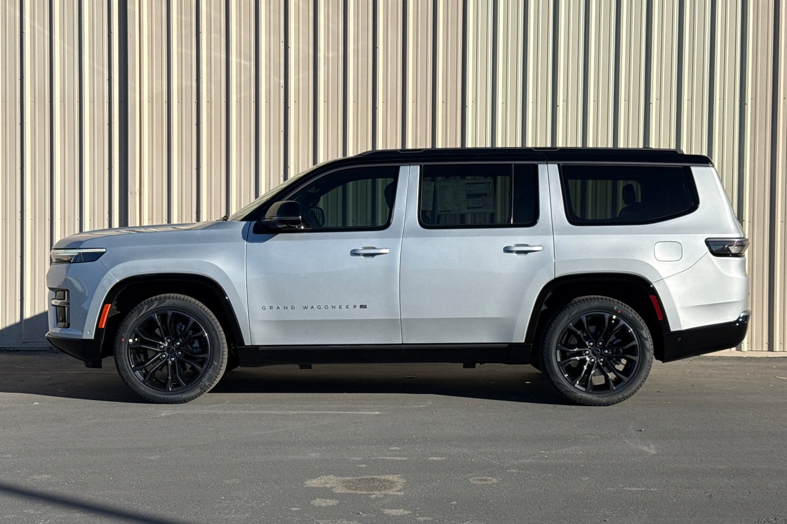 New 2026 Jeep Grand Wagoneer Summit AWD/4WD image 9