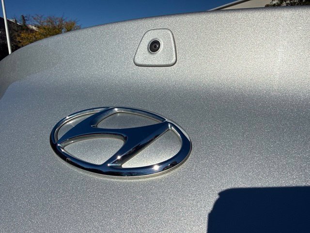 Used 2019 Hyundai Elantra SE w/ Cargo Package FWD image 16