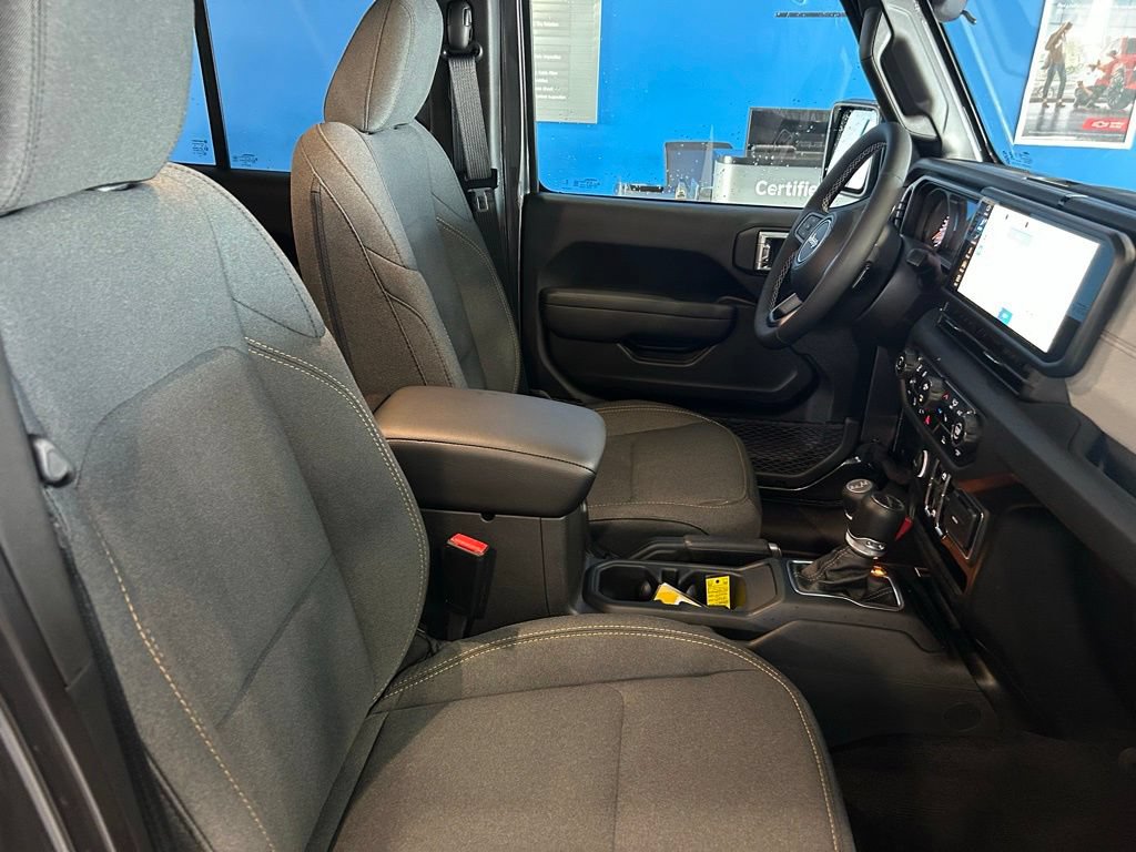 New 2025 Jeep Gladiator Sport AWD/4WD image 14