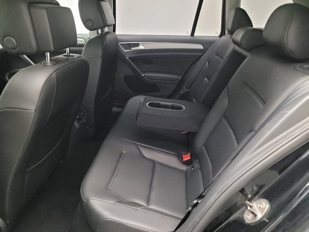 Used 2016 Volkswagen Golf Limited Edition image 18