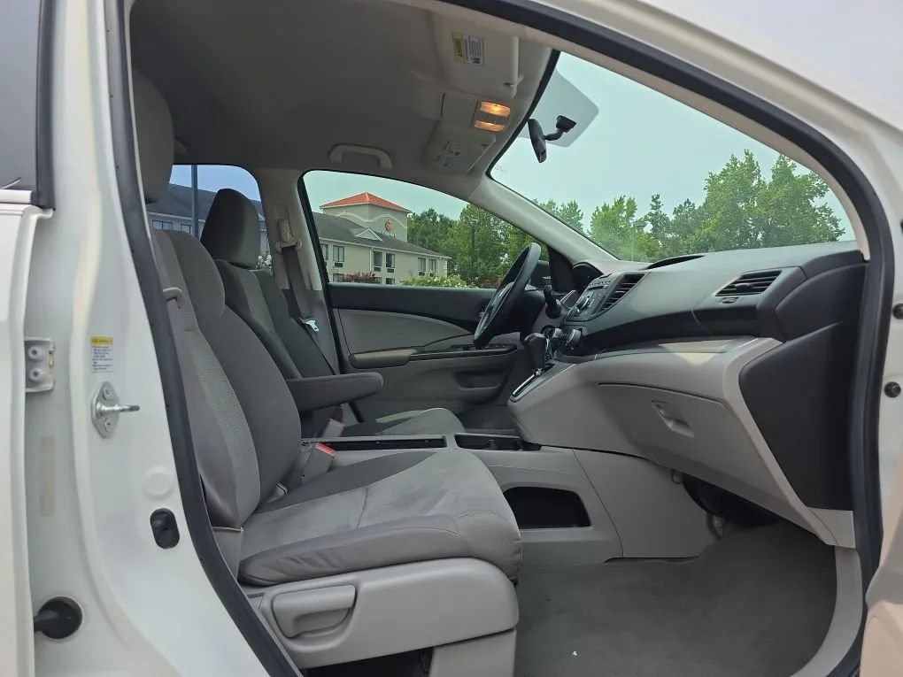 Used 2013 Honda CR-V LX image 39