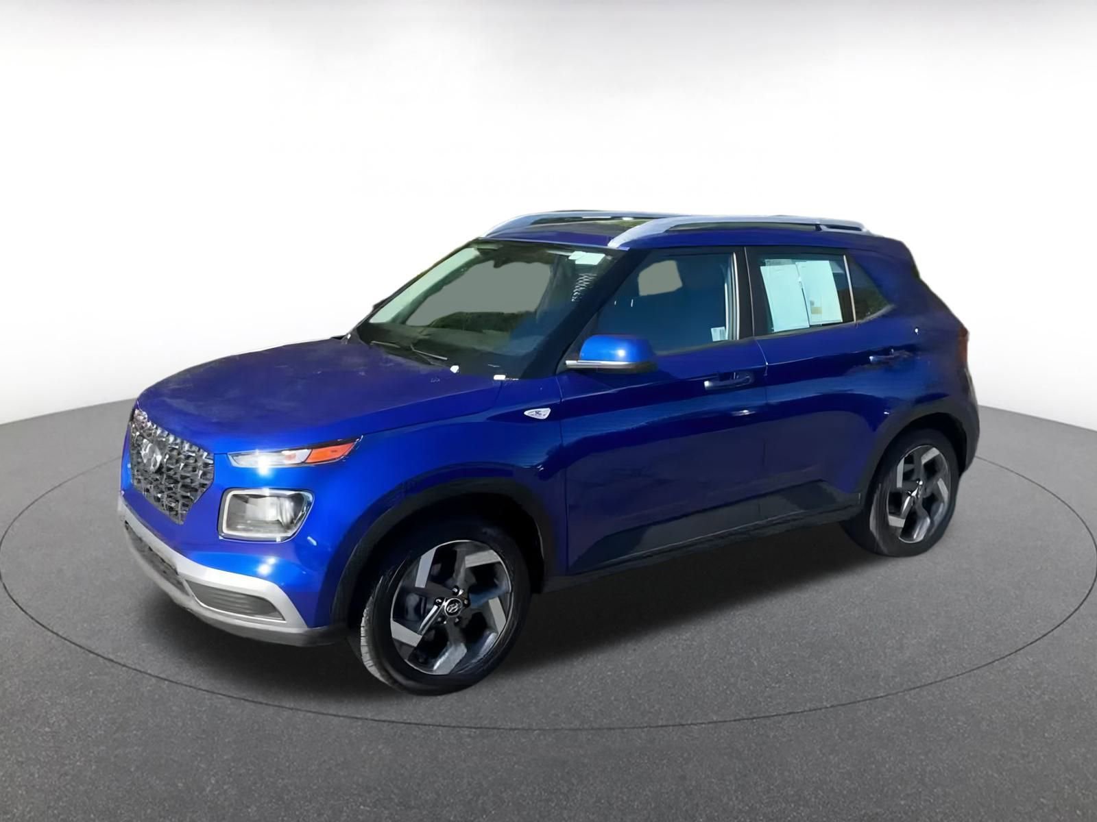 Used 2025 Hyundai Venue SEL image 8