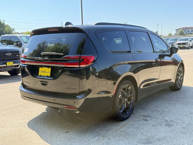 New 2026 Chrysler Pacifica Limited w/ S Appearance Package image 7